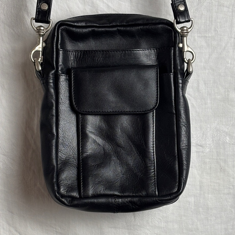 Winn International Black Leather Crossbody Travel Pouch with Detachable Strap